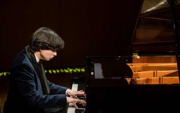 Jovens virtuoses internacionais do piano se apresentam no Rio